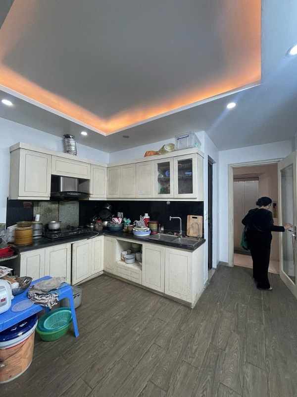 Bán nhà mặt ngõ Thịnh Quang, Đống Đa, Hà Nội. 53 m2. Giá: 17 tỷ